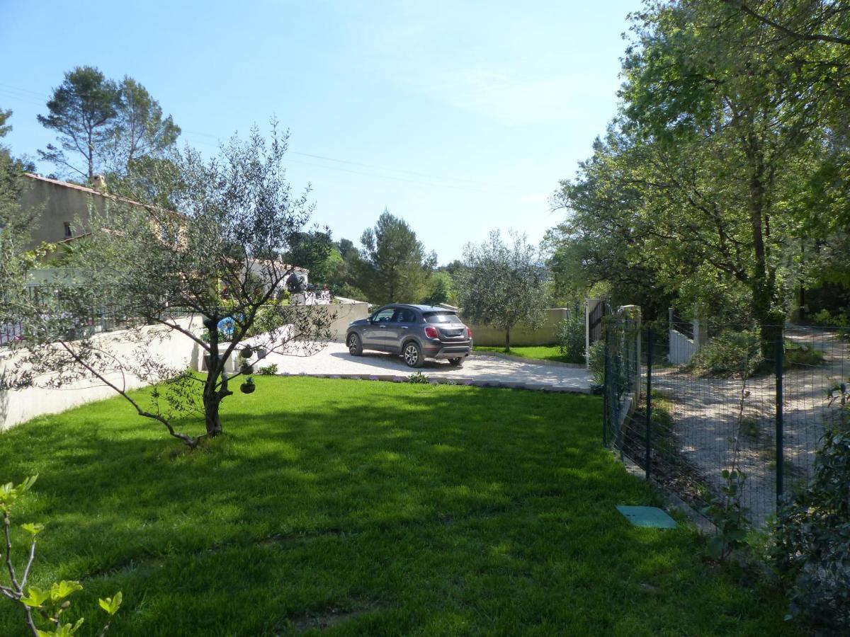 Cabane Dans Les Arbres "La Kaz Aux Cigales" Cuers Bagian luar foto